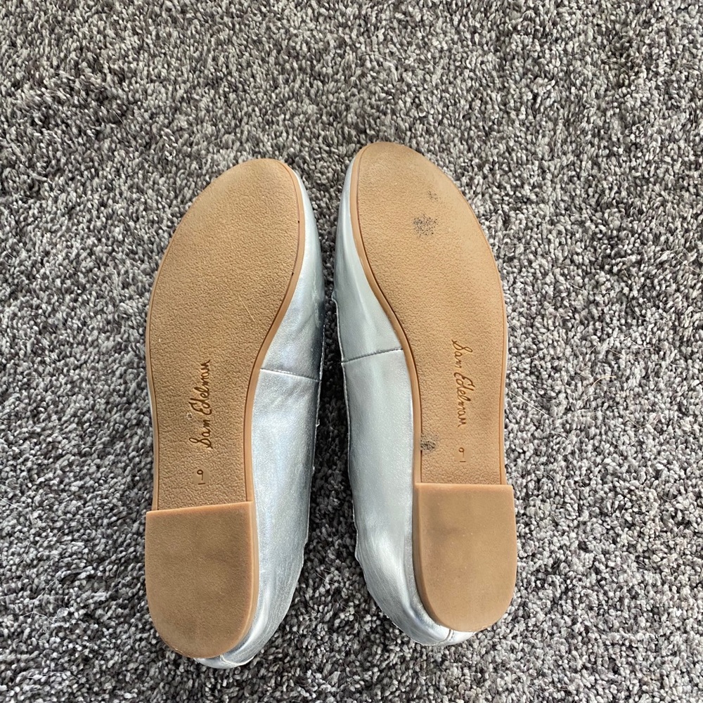 Silver flats - Picture 2 of 2
